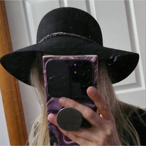 Phenix Wool Black Hat with Silver Chain Accent - Picture 6 of 6